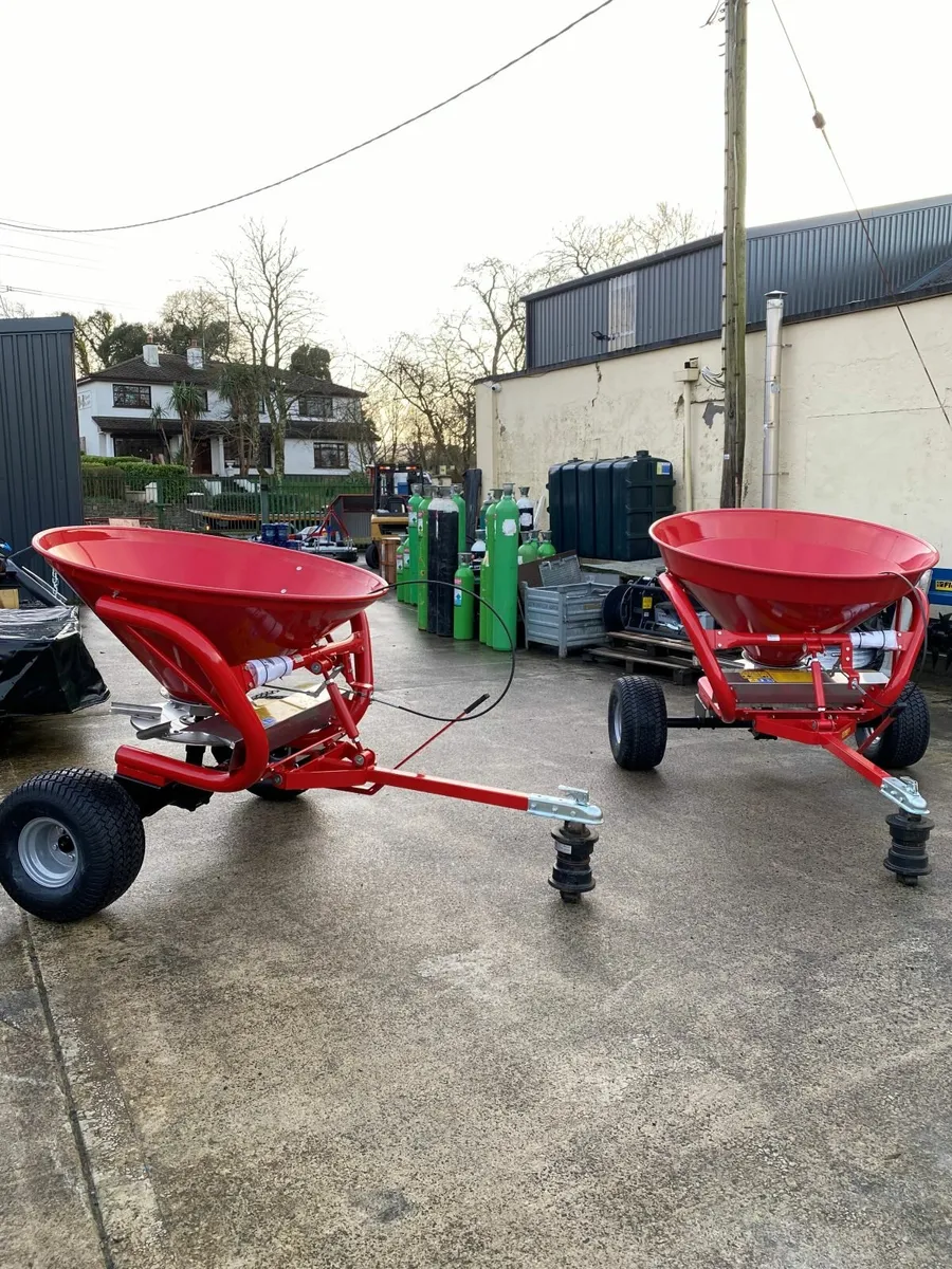 New Cosmo PTB 430/560 quad fertiliser spreaders - Image 2
