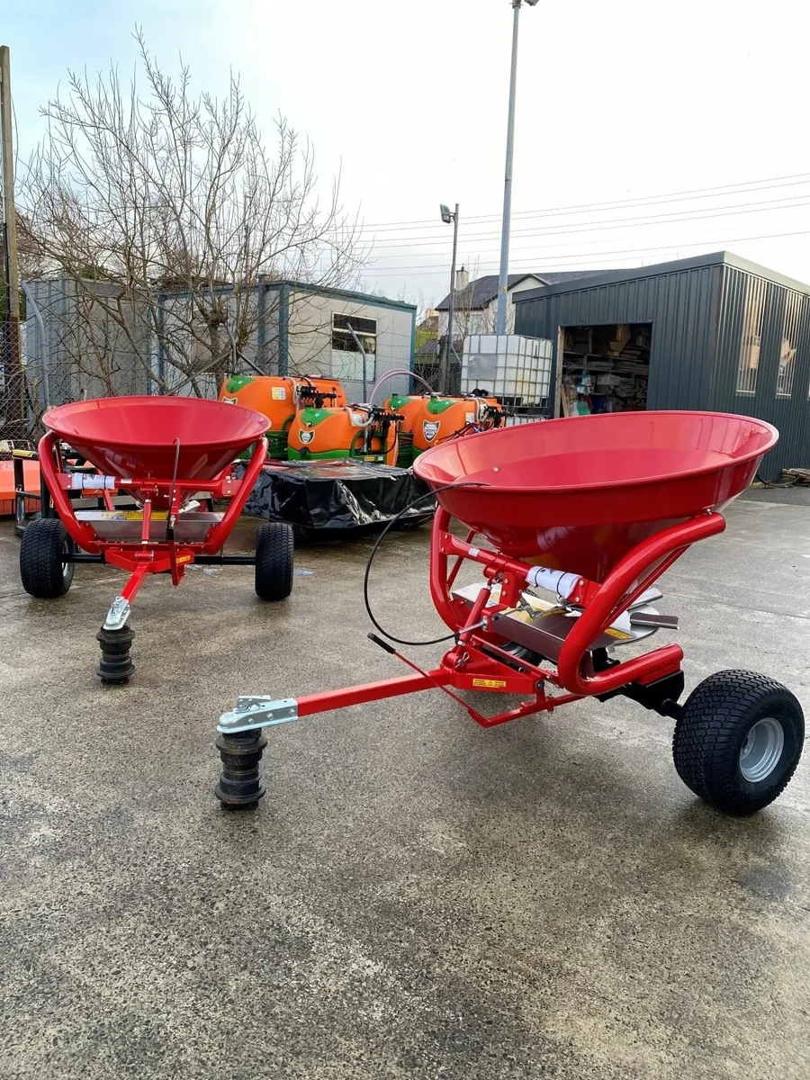 New Cosmo PTB 430/560 quad fertiliser spreaders - Image 1