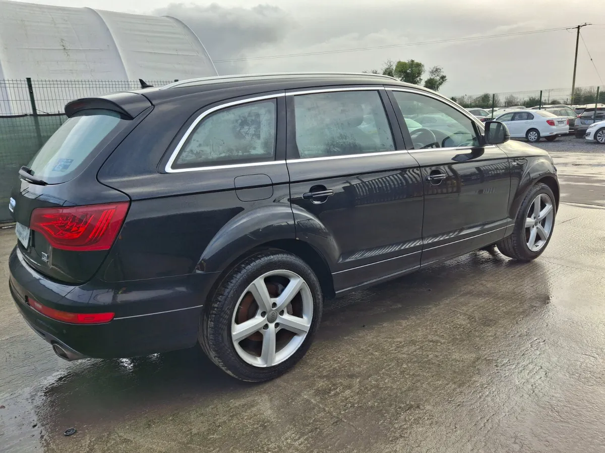 142 Audi Q7 S-Line  Quattro  7 seater  Automatic - Image 4