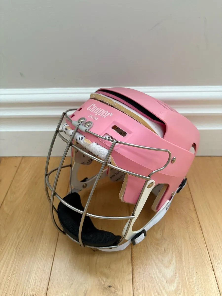 Cooper SK 100 Hurling Helmet - Image 1