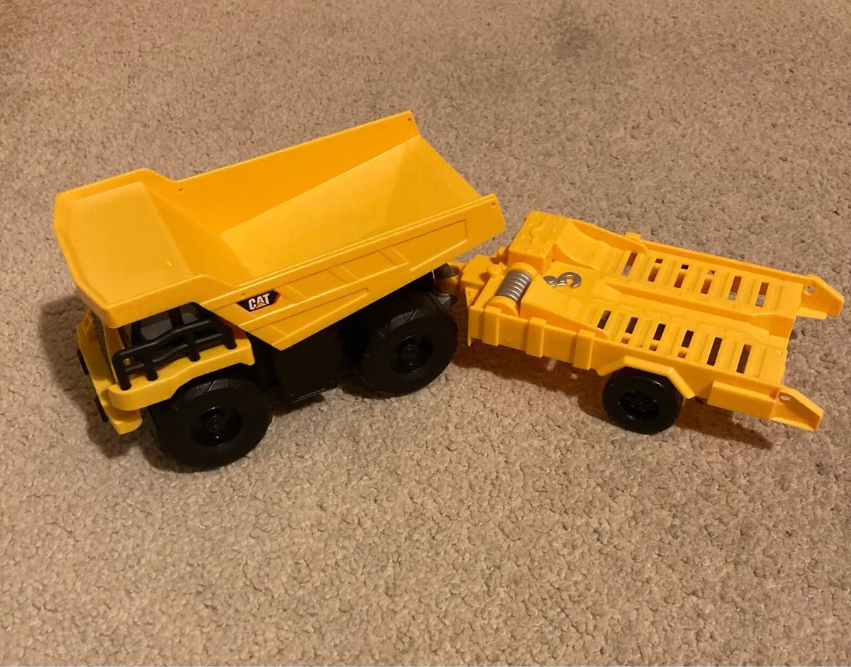 Construction trucks - Image 3