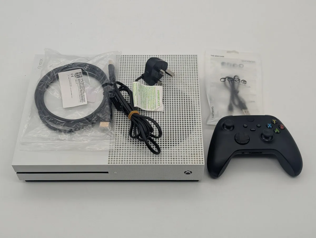 Microsoft Xbox One S Console 500GB Model 1681 - Image 4