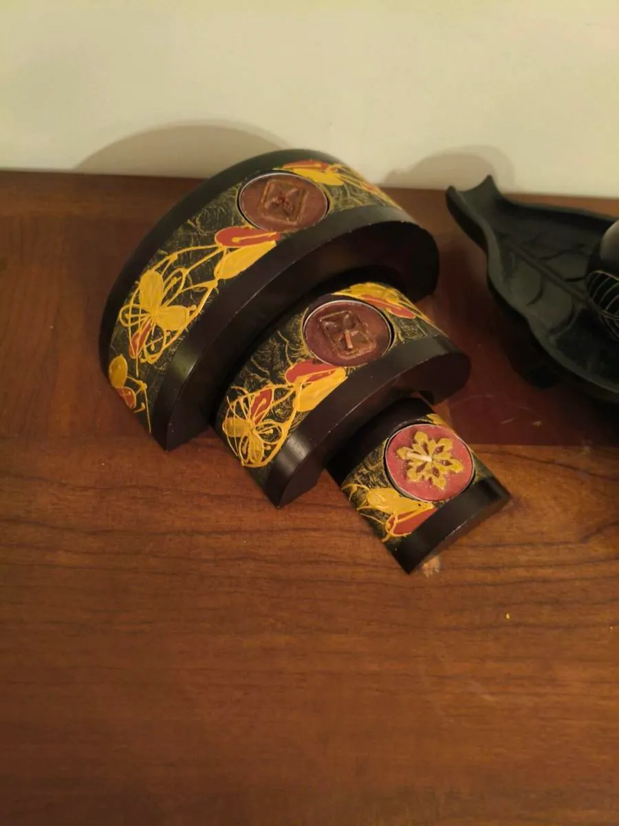 2 beautiful timber features,new unwanted gift. - Image 3