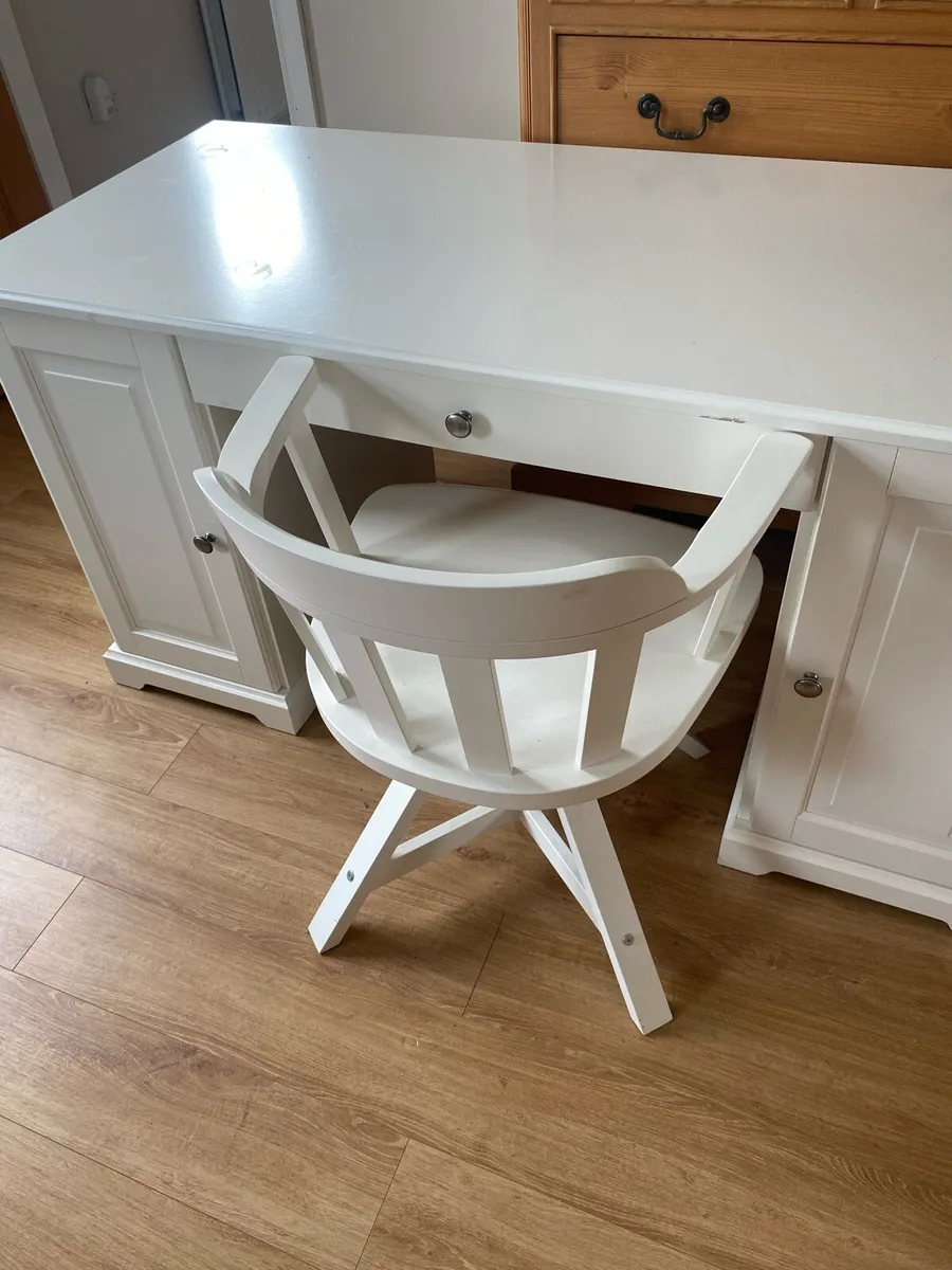 Study desk and chair - Image 2