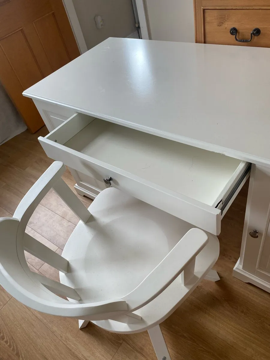 Study desk and chair - Image 4