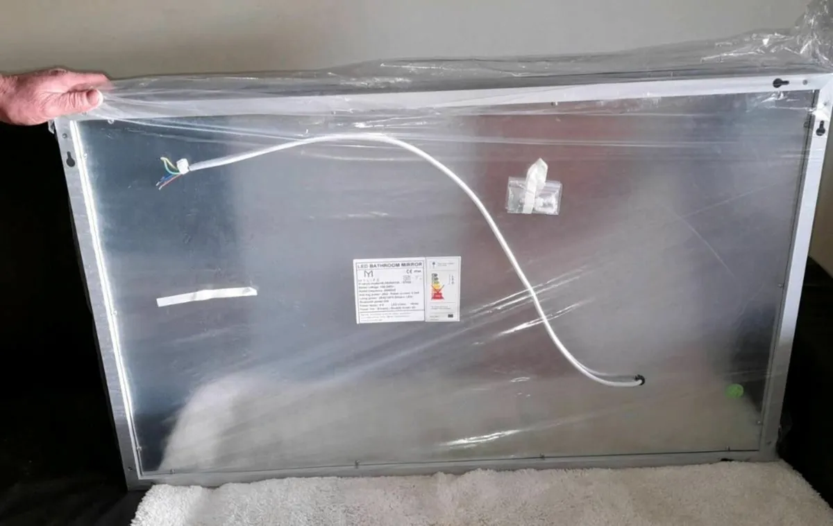 NEW - ZARA LED MIRROR - Image 2