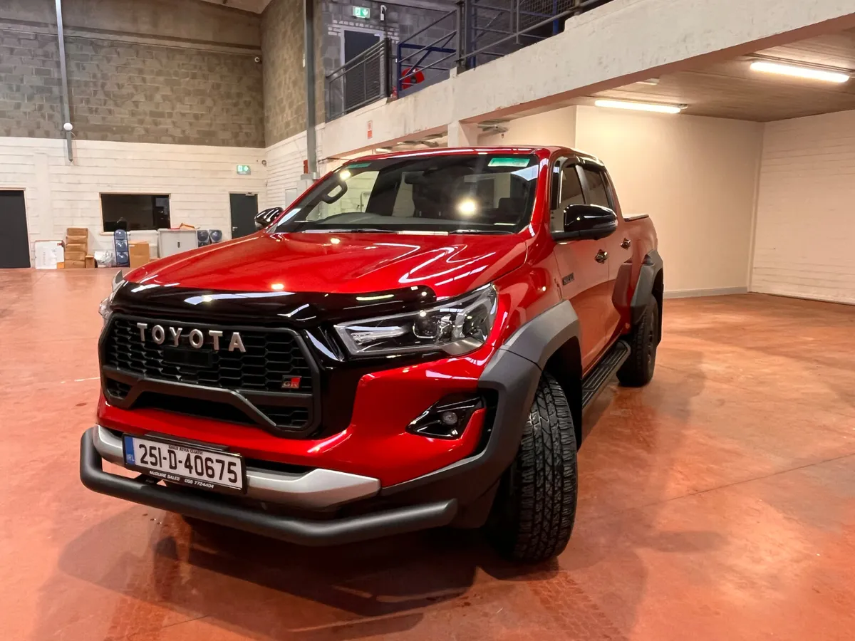 2025 Toyota Hilux GR Sport - Image 3
