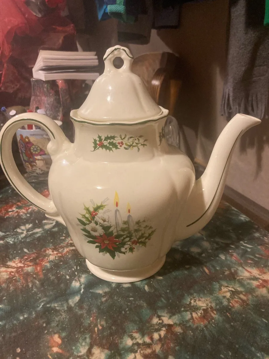 Christmas china teapot - Image 1