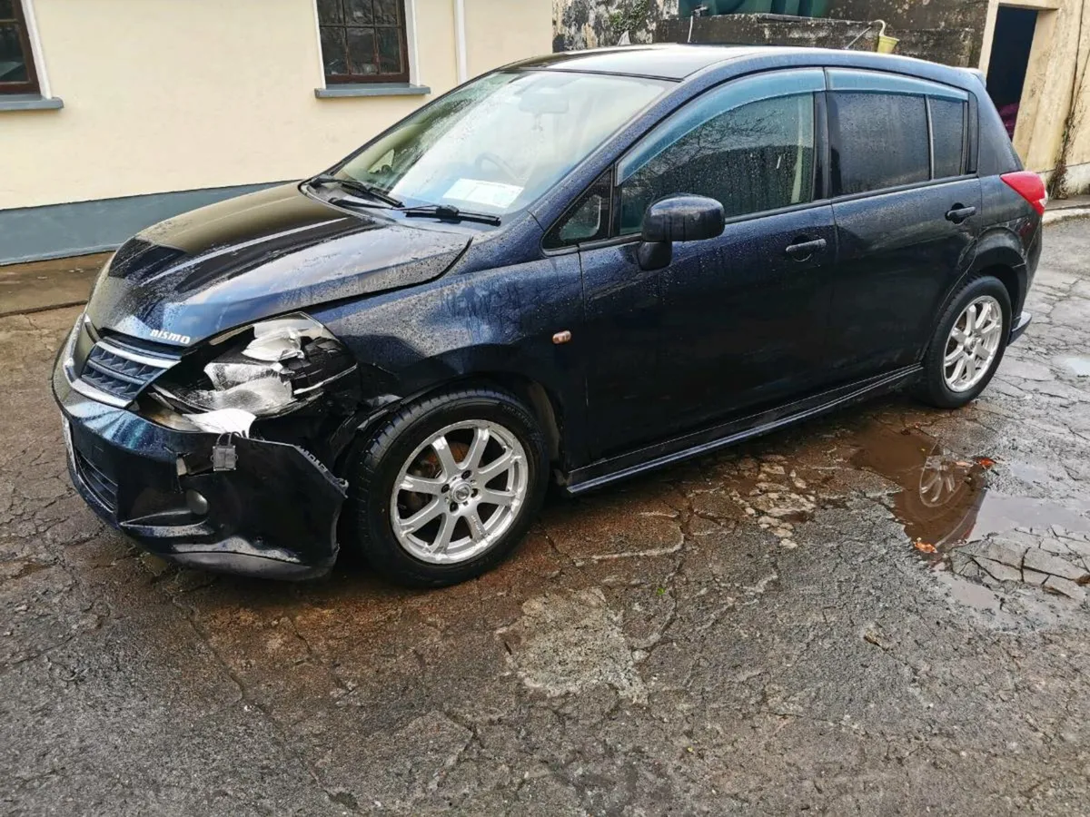 10 Nissan Tiida Nismo Auto - Image 3