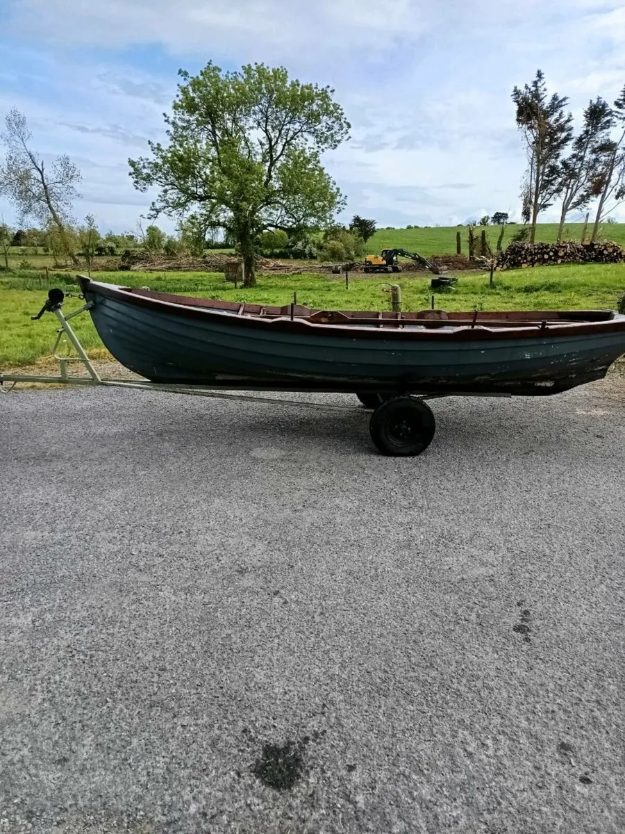 Lake boat - Image 1