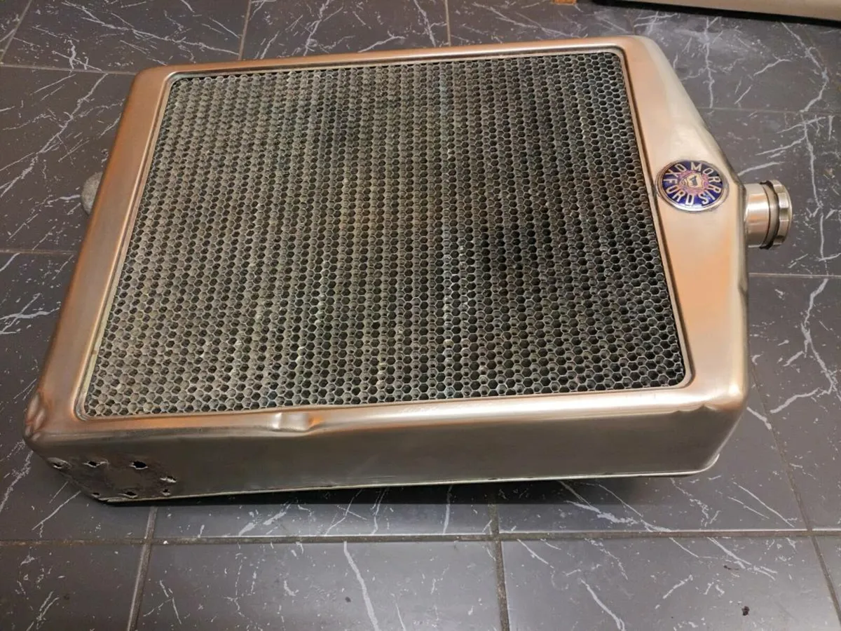 Vintage Car Radiator - Image 3