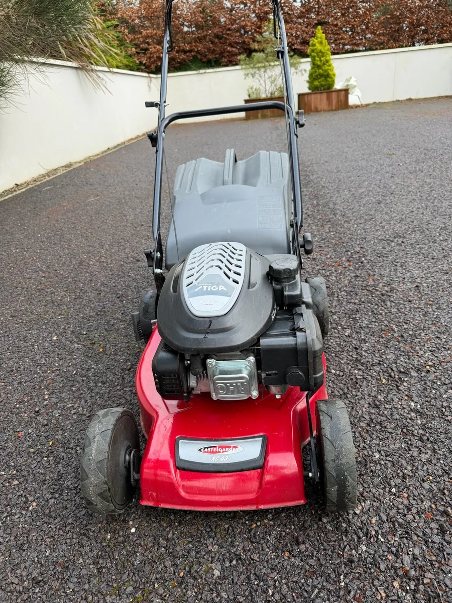Castelgarden XC 43 Lawnmower - Image 1