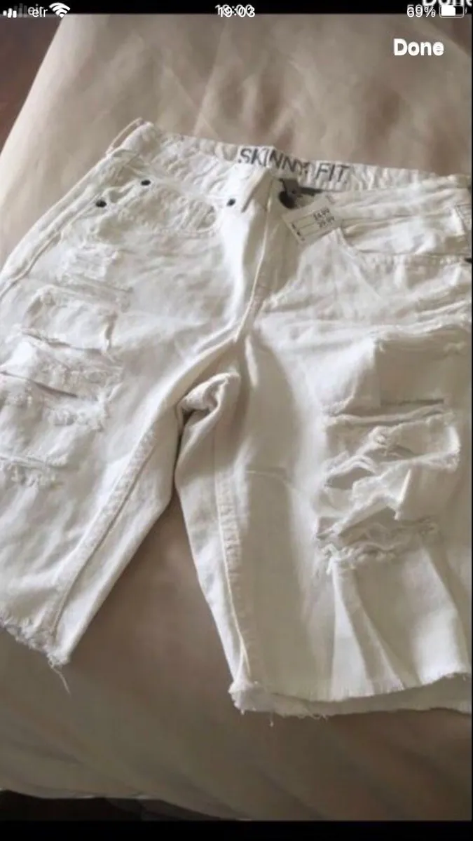 Ladies BNWT shorts size 6 €15 - Image 1