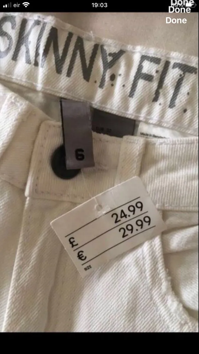 Ladies BNWT shorts size 6 €15 - Image 3