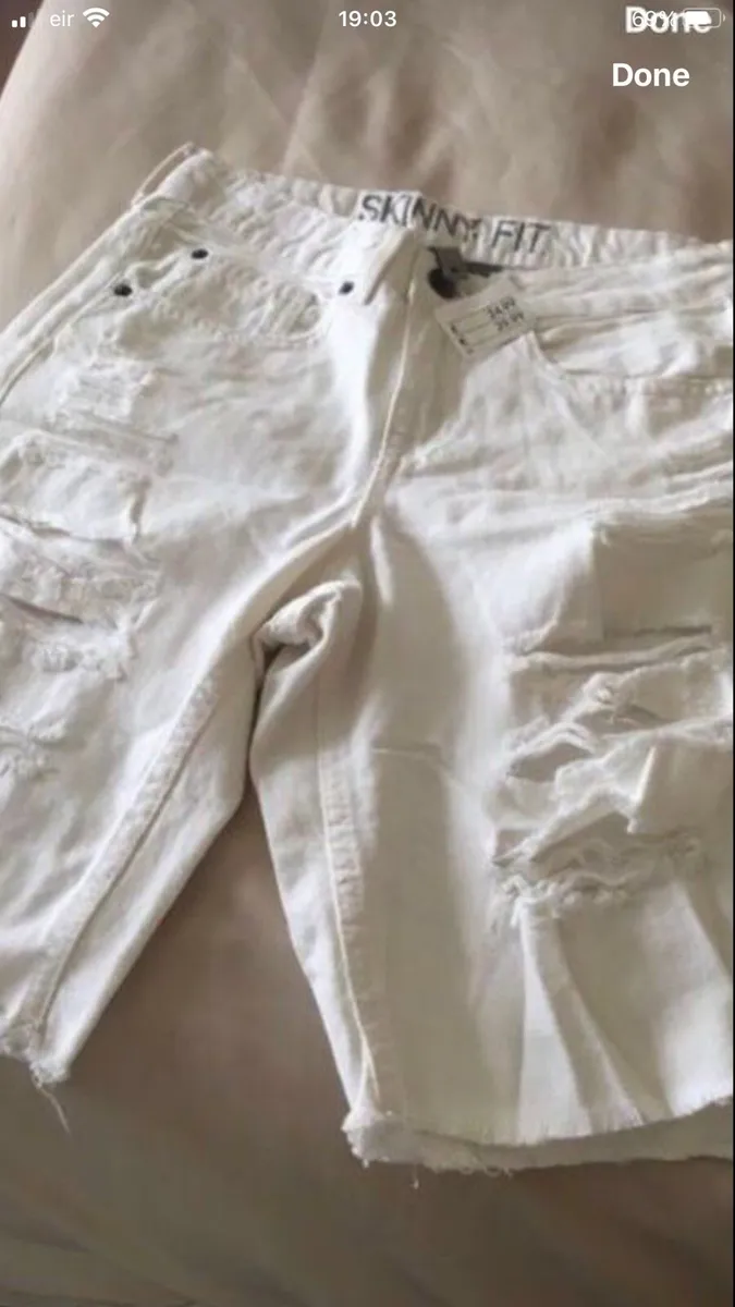 Ladies BNWT shorts size 6 €15 - Image 4
