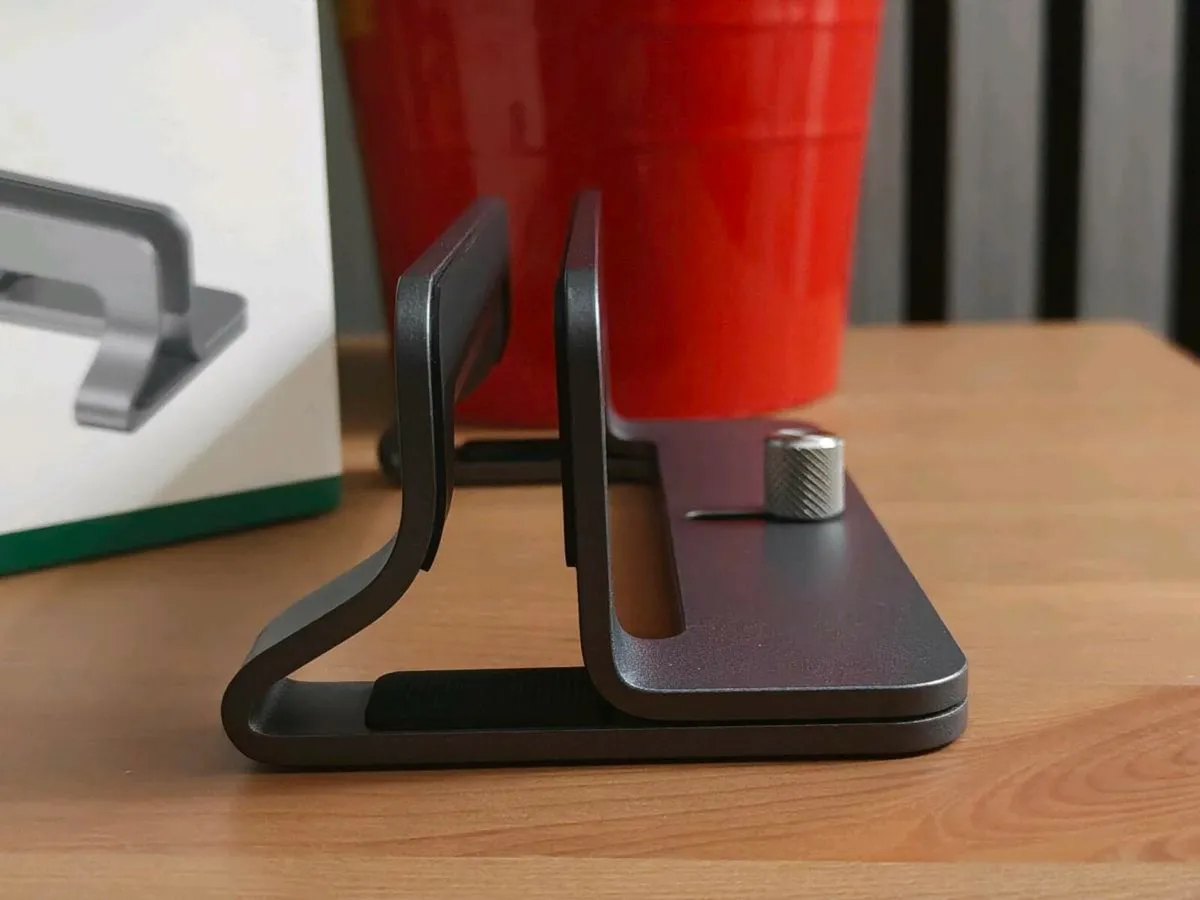 UGREEN VERTICSL LAPTOP STAND LP258 - Image 3