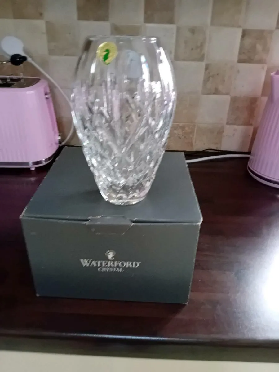 WATERFORD CRYSTAL VASE NEW BOXED - Image 1
