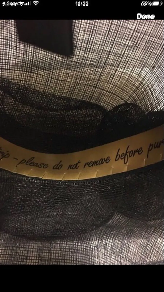 Ladies new hat one size €20 - Image 3