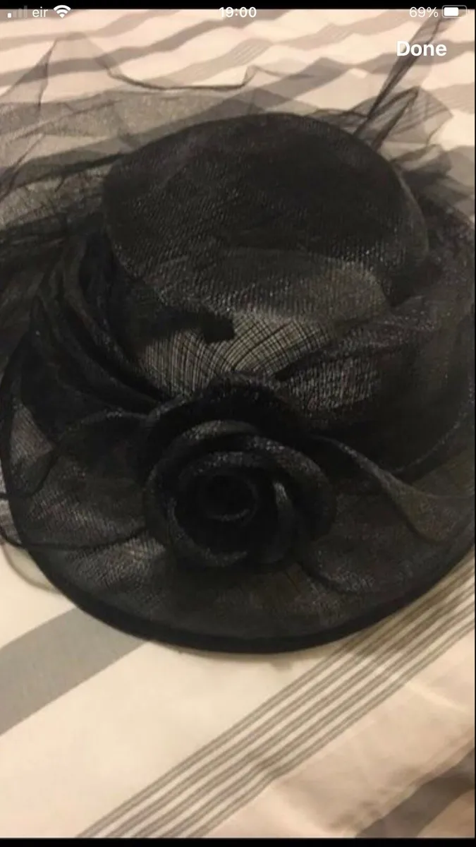Ladies new hat one size €20 - Image 4