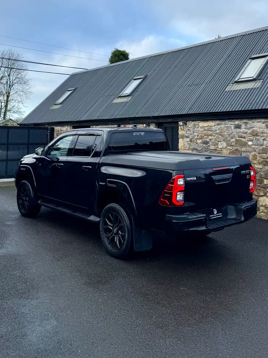2023 TOYOTA HILUX GR SPORT 2.4D AUTO TOP SPEC - Image 4