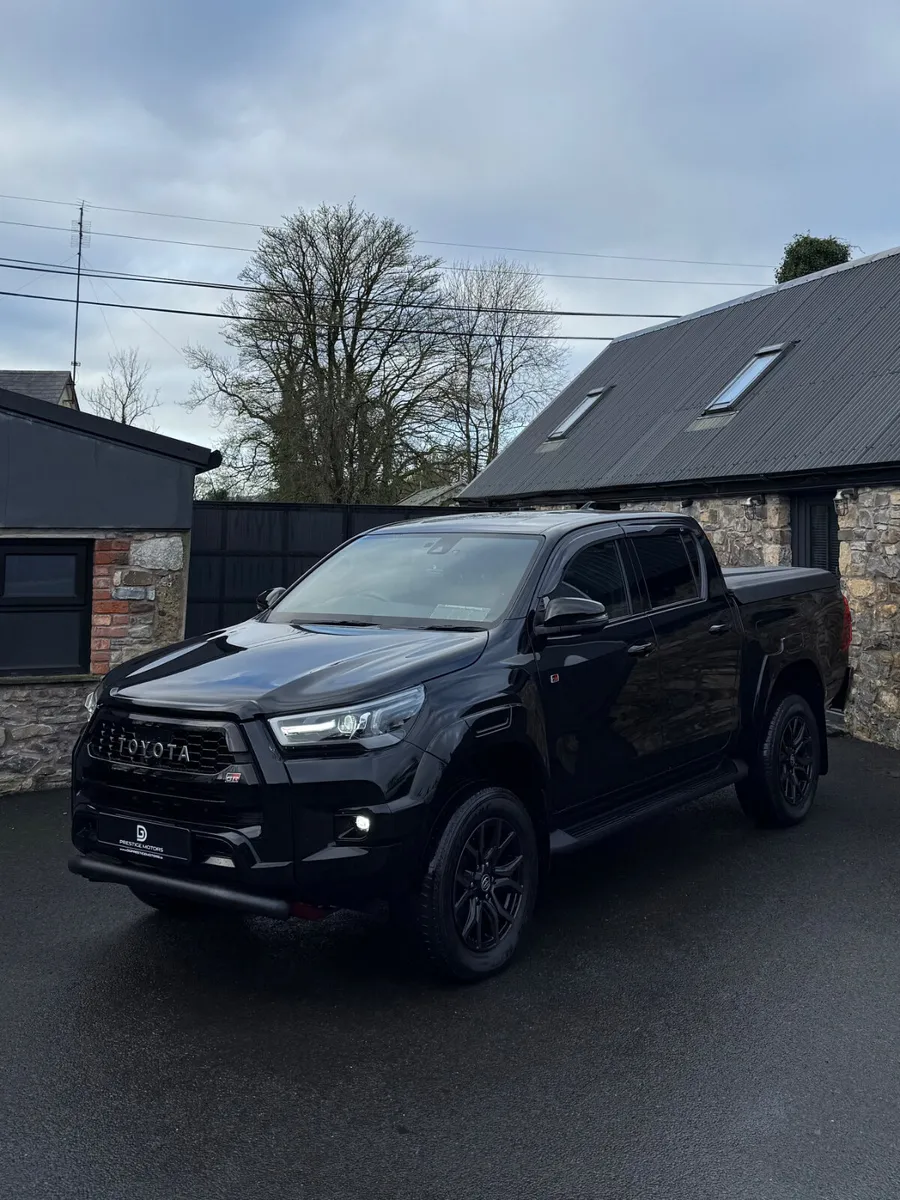 2023 TOYOTA HILUX GR SPORT 2.4D AUTO TOP SPEC - Image 3