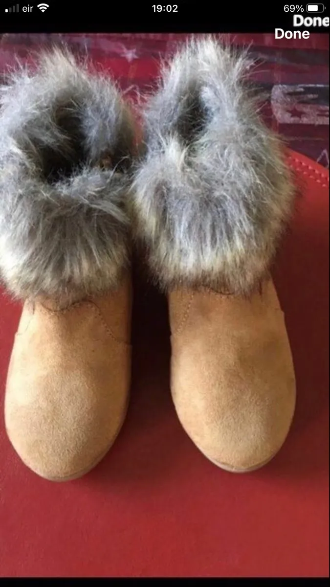 Girls new boots size 6 €10 - Image 1