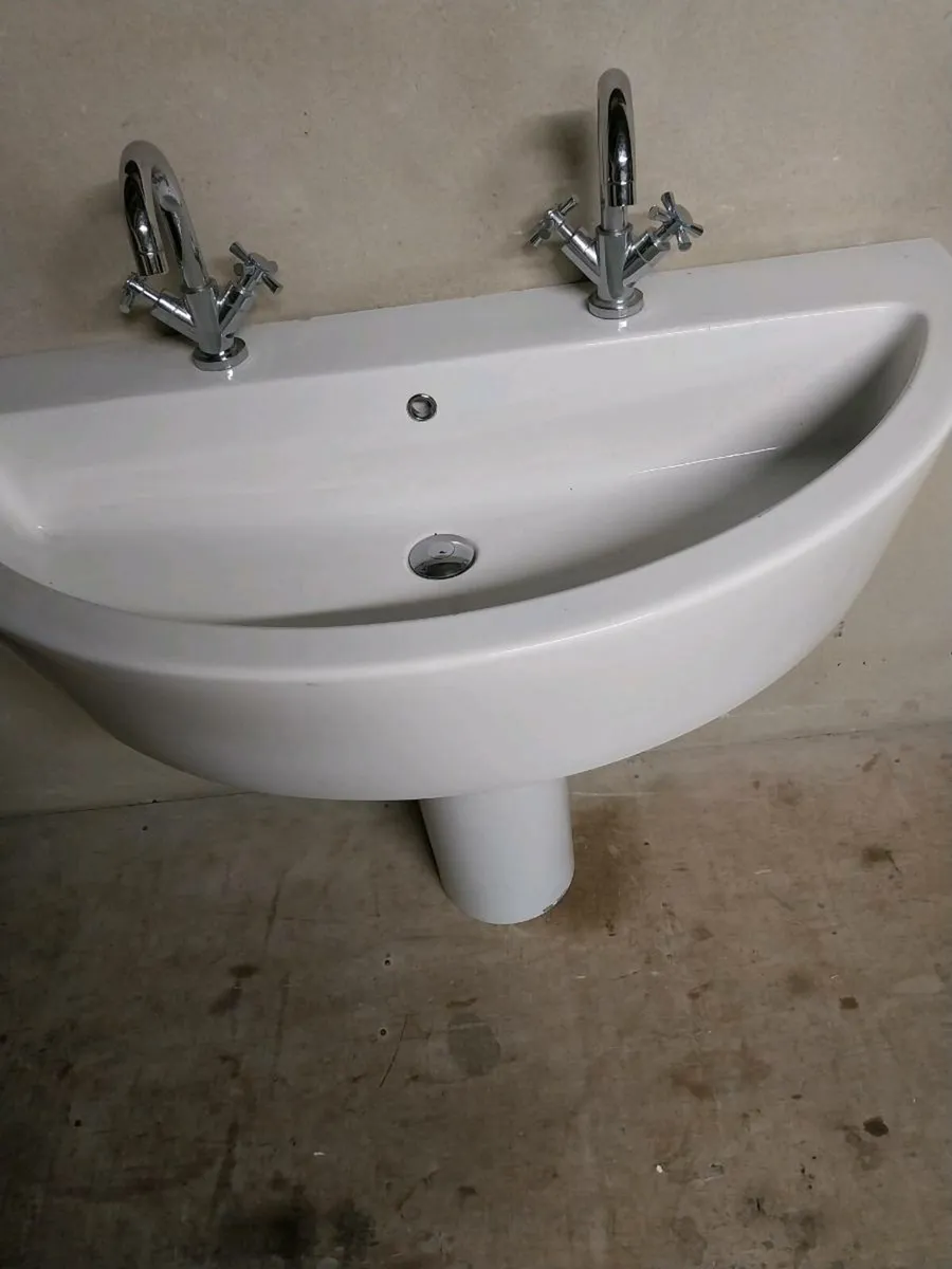 Wash basin - Image 1