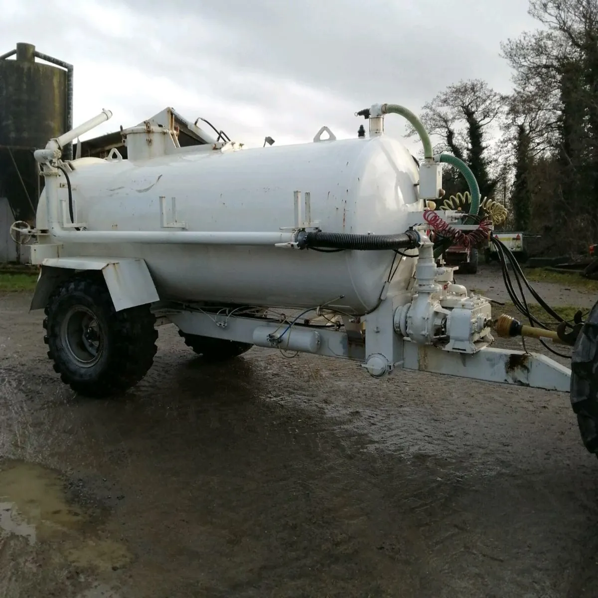 1500 GALLON TANKER WITH RAIN GUN - Image 4