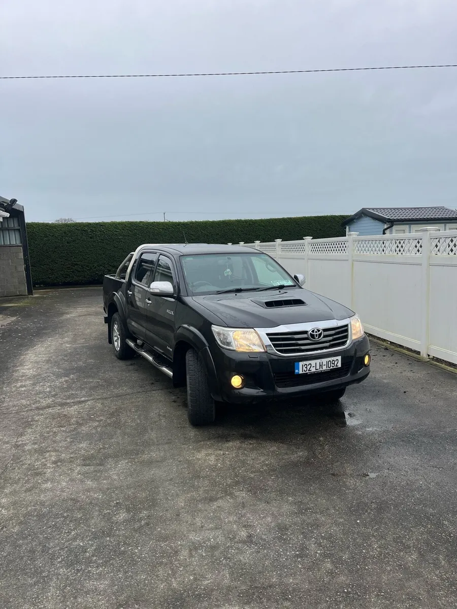 Hilux Invisible **Immaculate** - Image 1