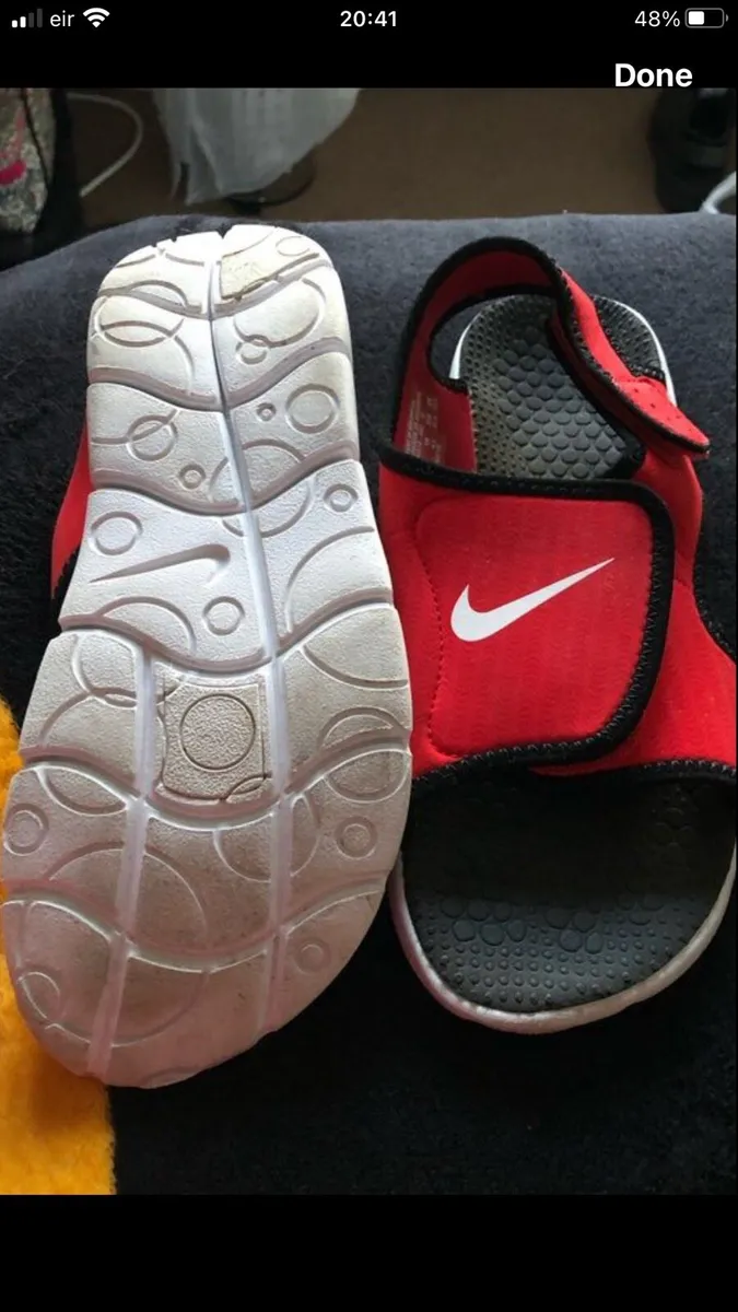 Boys Nike sandals size 4.5 €10 - Image 2