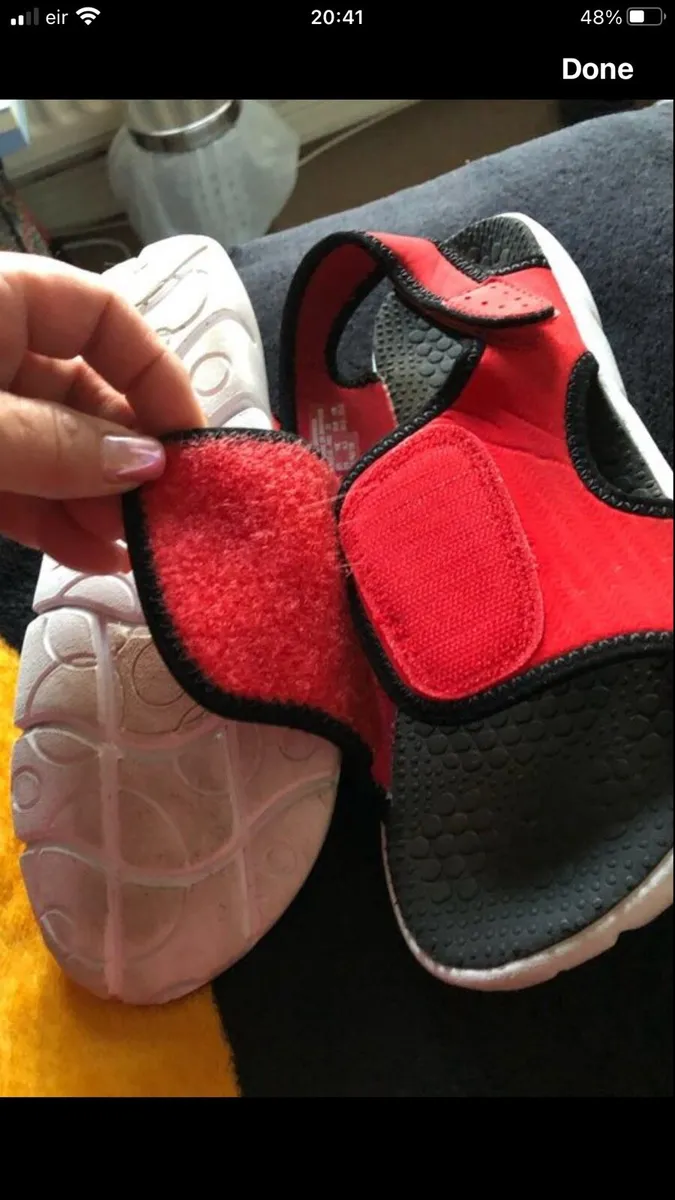 Boys Nike sandals size 4.5 €10 - Image 3