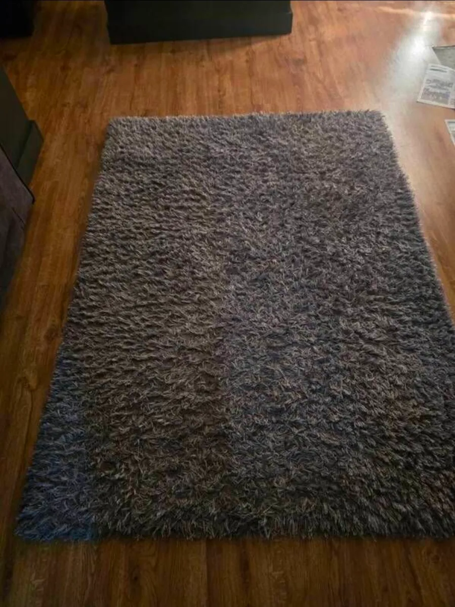 Large silver/grey rug - Image 2