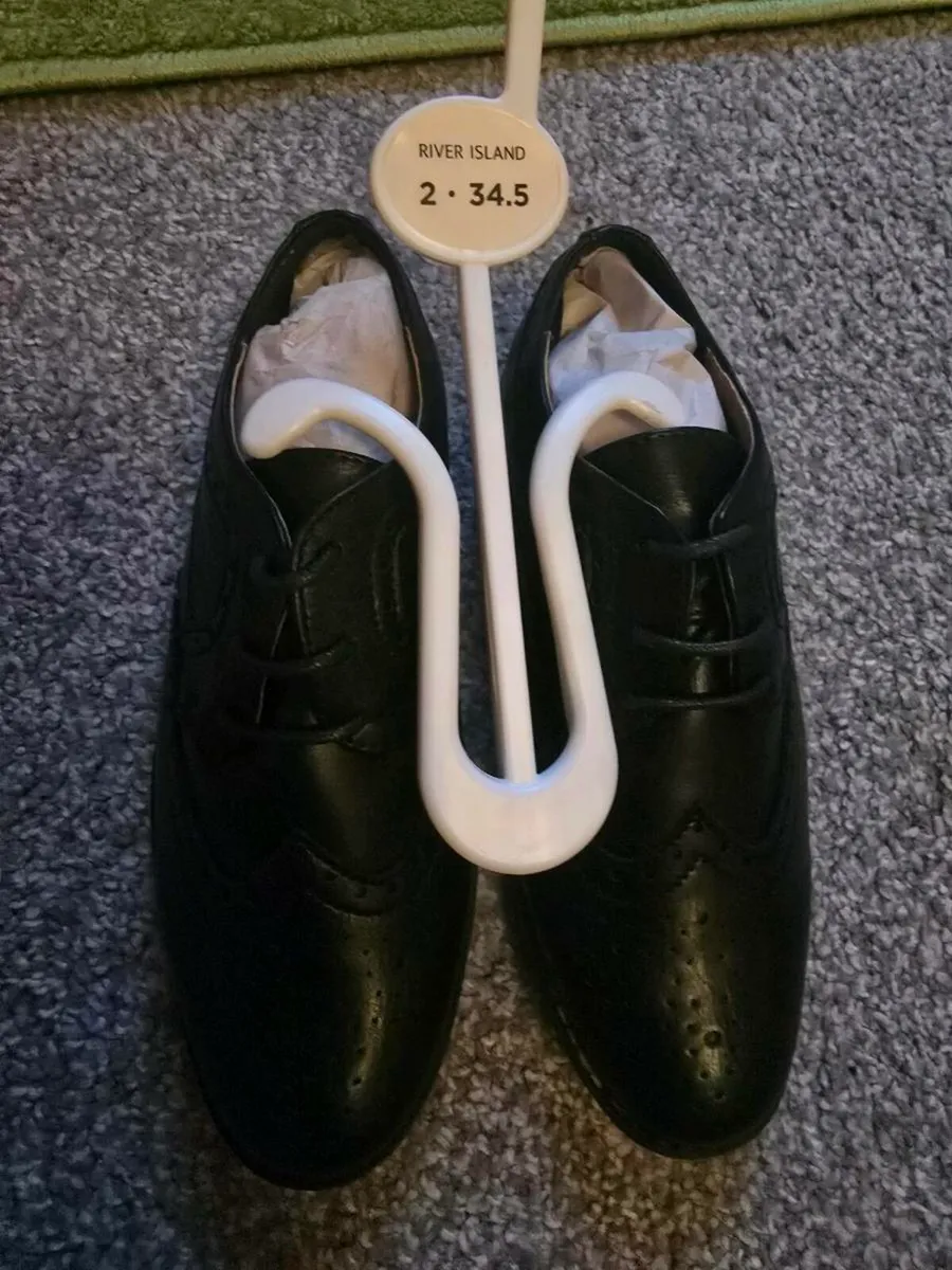 New boys river island shoes size 2 - Image 1