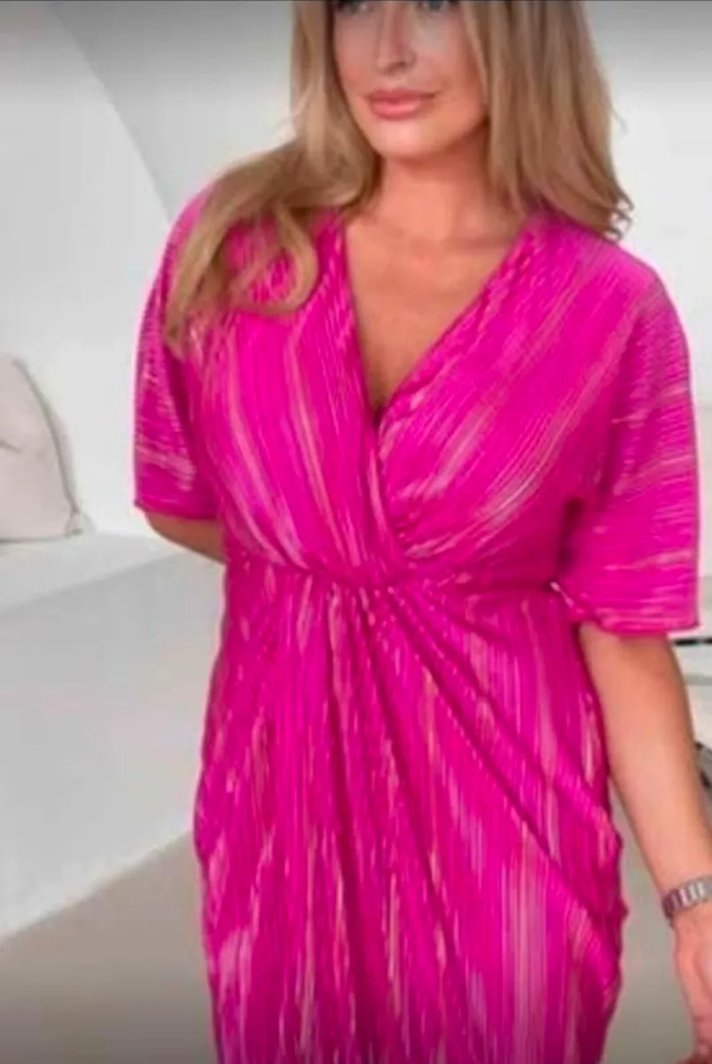 Beautiful NEW girl in mind dress size 18 - Image 2