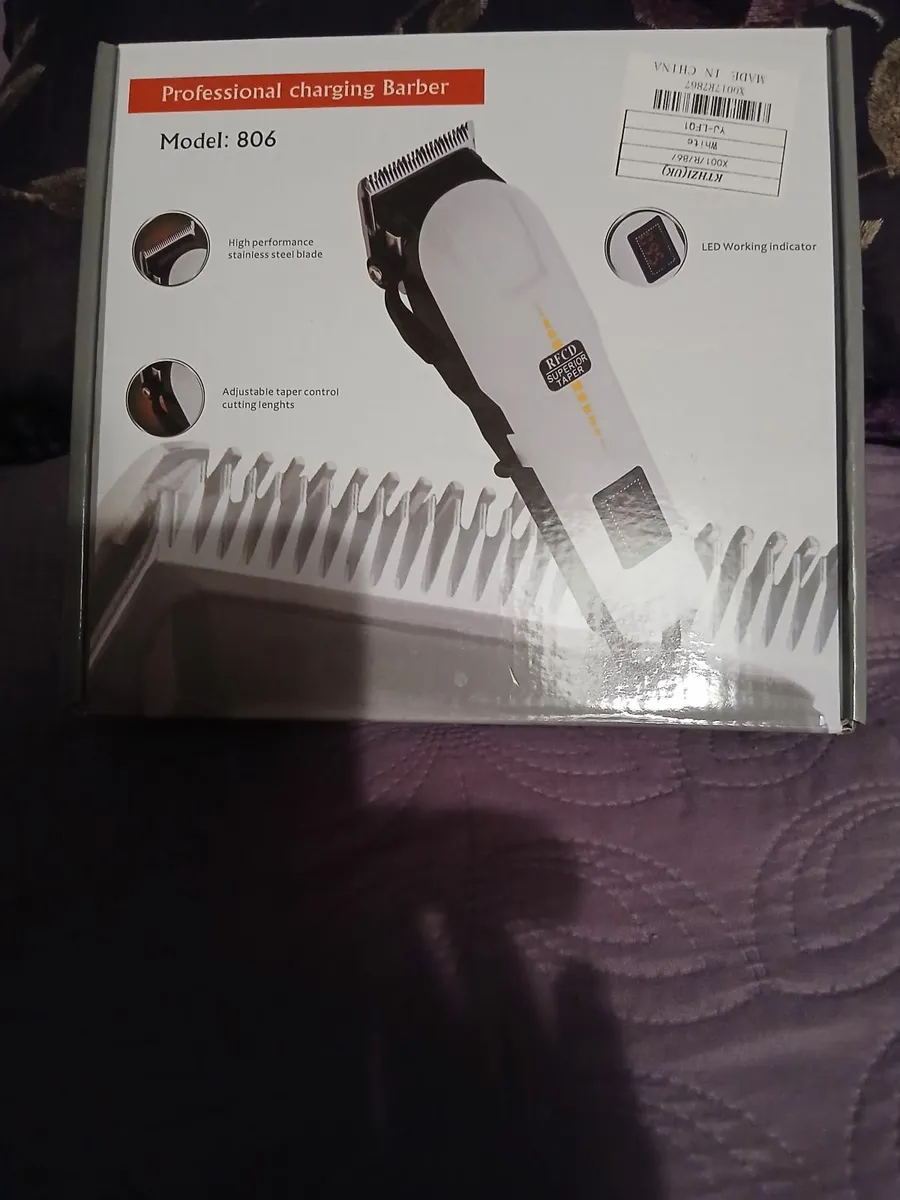 PROFESSIONAL CHARGING BARBER - Image 1