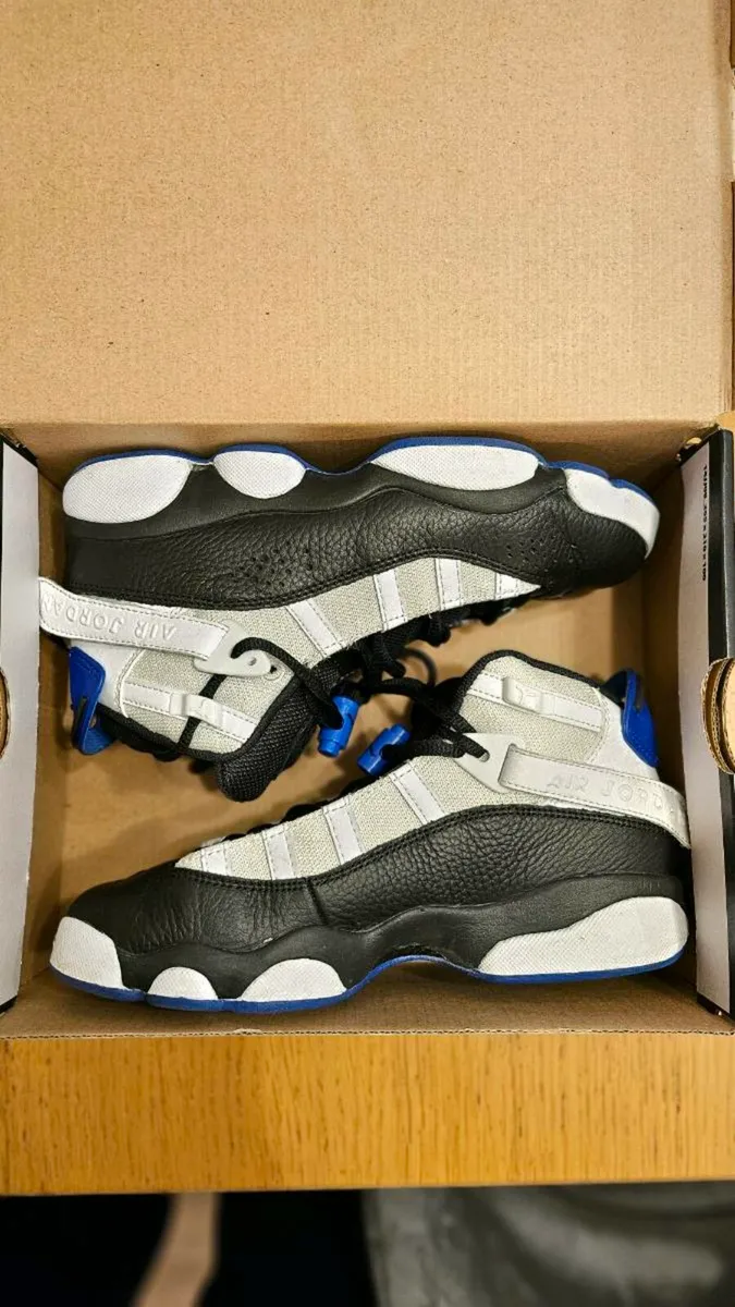 JORDAN 6 RINGS kids shoes size 4 - Image 1