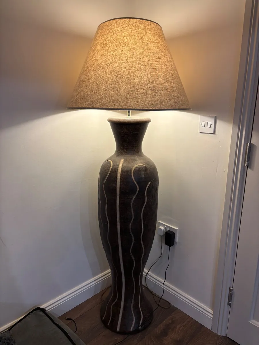 Floor lamp