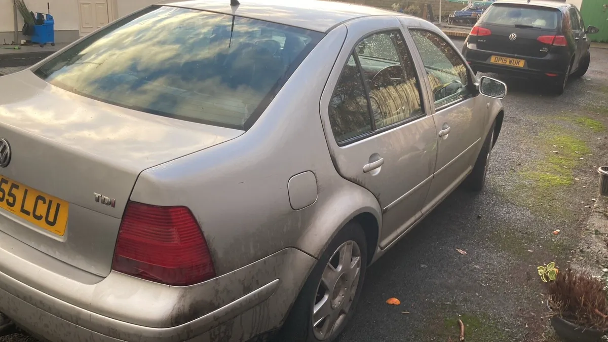 Volkswagen bora - Image 4