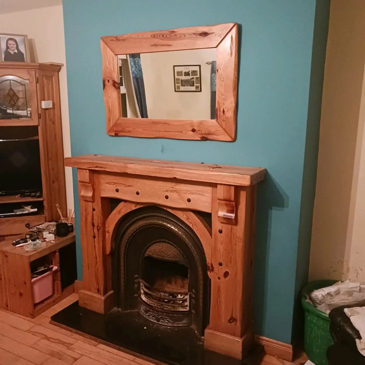 Fireplace and mirror - Image 3