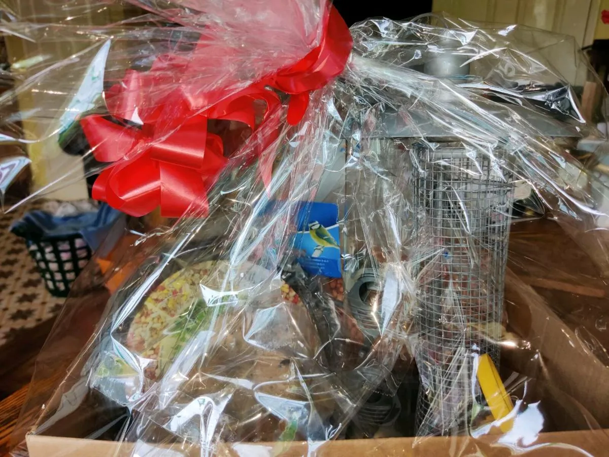 3 IN 1BIRD FEEDING CAGE, With LOTS Of Bird Food ! - Image 1