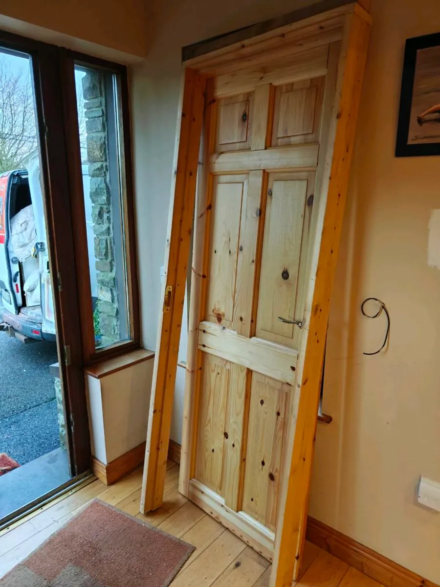 Wooden Door and door frame - Image 2
