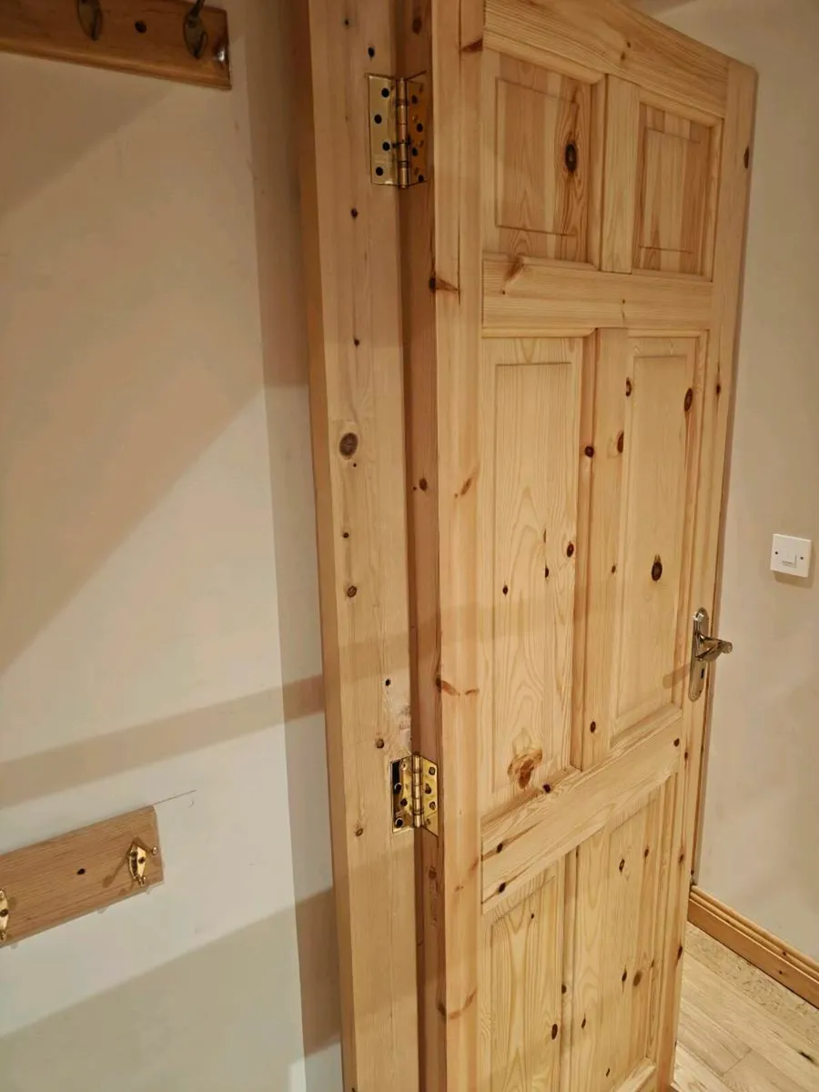 Wooden Door and door frame - Image 3