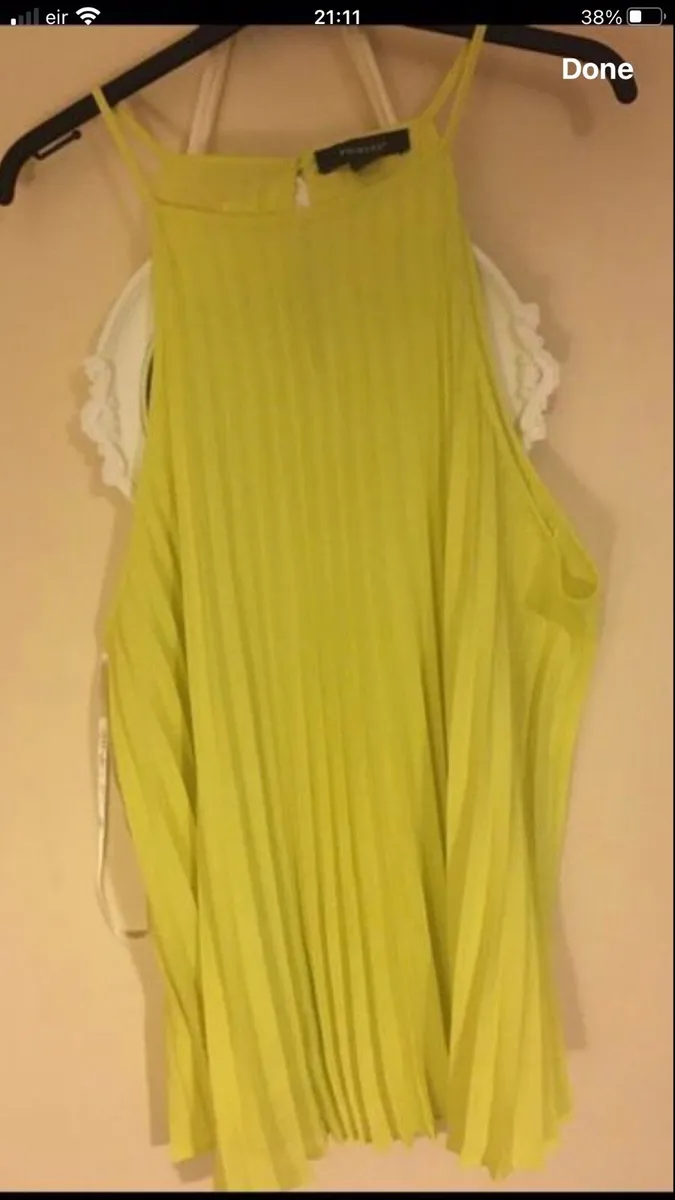 Ladies stunning top.size 20 €3 - Image 2