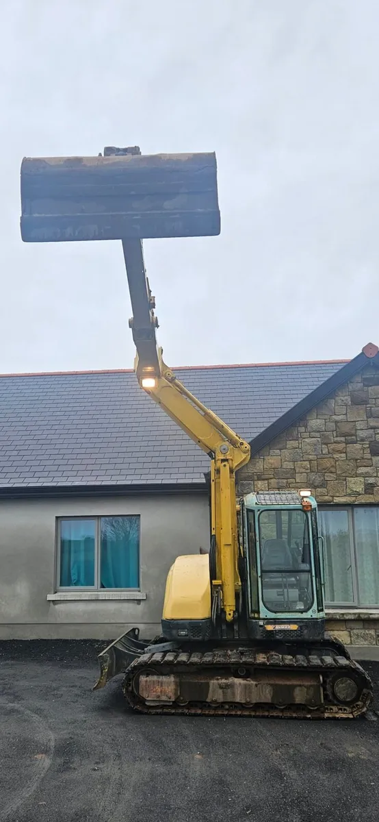 8 Tonne Digger - Image 2