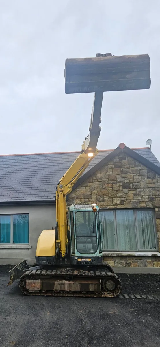 8 Tonne Digger - Image 3