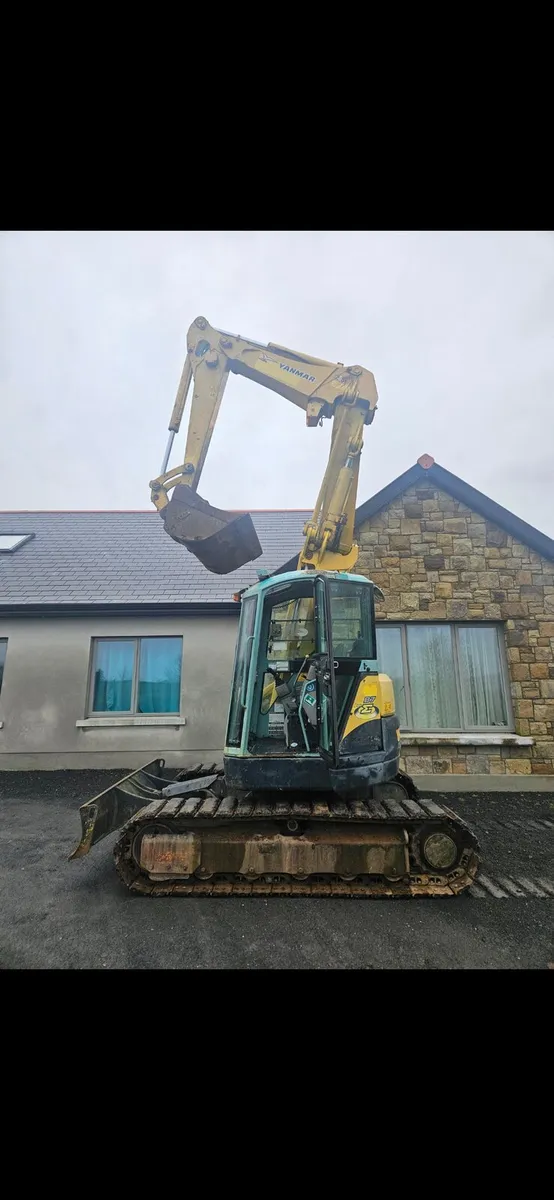 8 Tonne Digger - Image 4