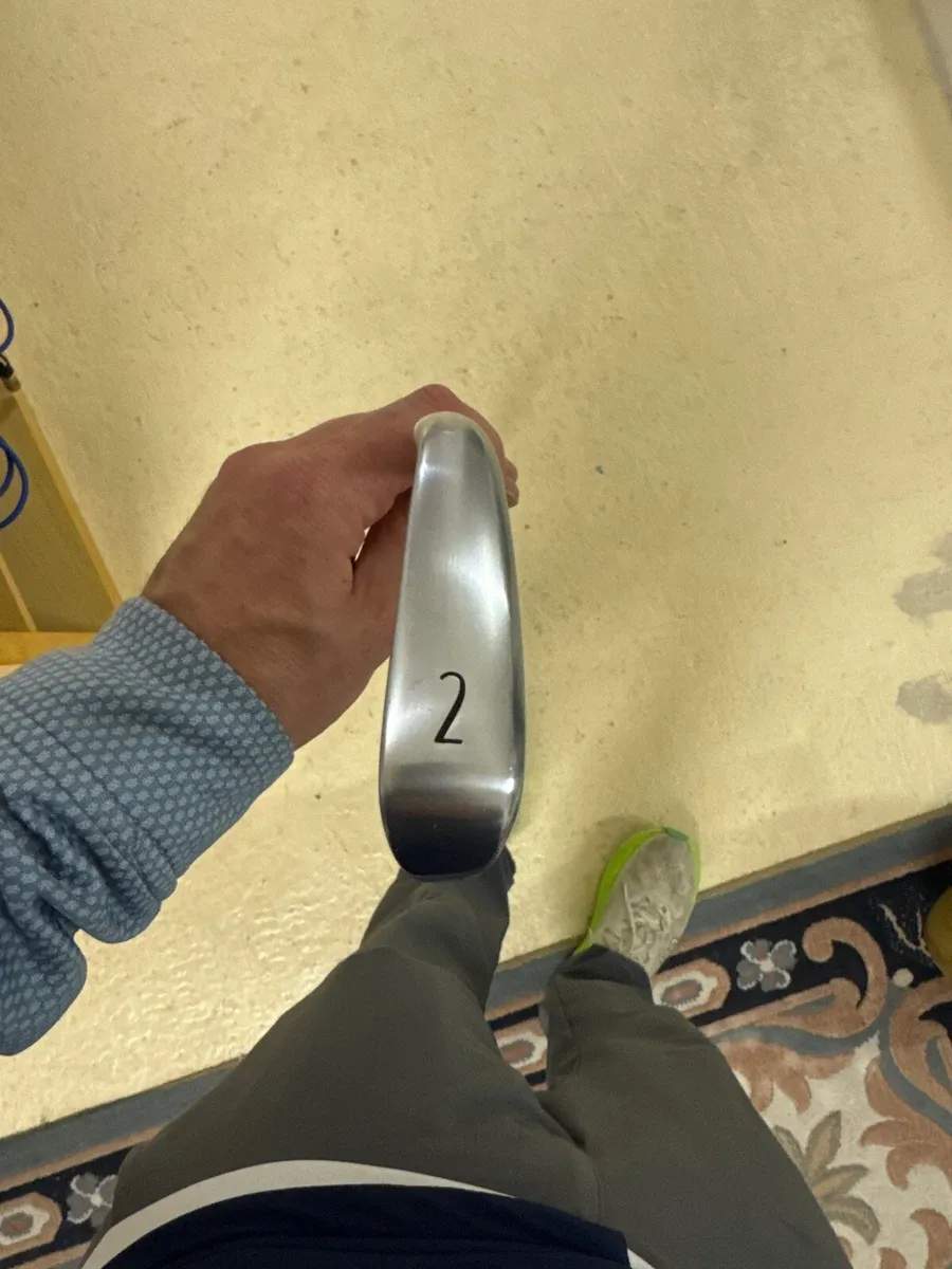Titleist T250 2 iron x stiff - Image 3