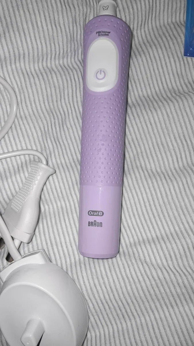 Oral B Vitality Pro electric toothbrush - Image 2
