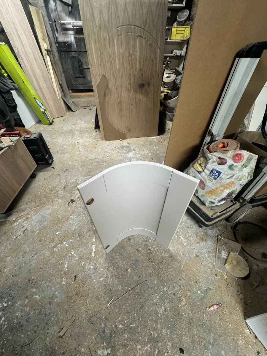 Curved doors - Image 1