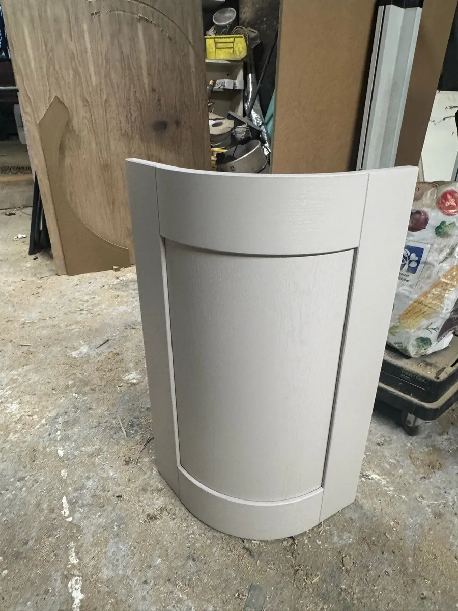 Curved doors - Image 2